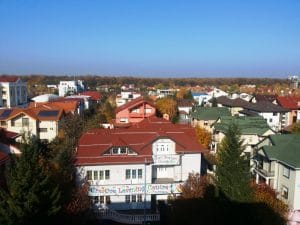 Cartierul Pipera vazut de pe terasa restaurantului Elfi Sky Bar