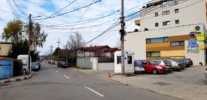 In jurul restaurantului Phill, in cartierul Pipera - Voluntari