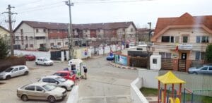 In jurul restaurantului Phill, in cartierul Pipera - Voluntari