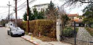 In jurul restaurantului Phill, in cartierul Pipera - Voluntari