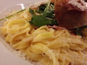 La Cena, restaurant italian traditional pe Maria Rosetti, la Parcul IL Caragiale