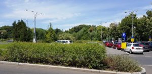 Piata Charles de Gaulle in partea dinspre Poesia si terasa City Grill