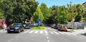 Piata Charles de Gaulle in partea dinspre Poesia si terasa City Grill