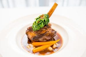 Stinco d'agnello della Valle d'Itria brasato