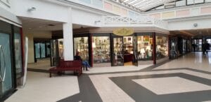 World Trade Center Bucuresti, cu restaurantele Zona si La Galette