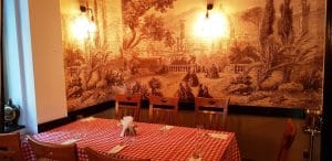 Zarand, restaurant traditional romanesc la Piata Operei din Bucuresti