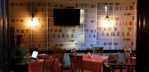 Zarand, restaurant traditional romanesc la Piata Operei din Bucuresti