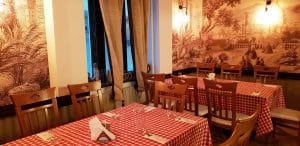 Zarand, restaurant traditional romanesc la Piata Operei din Bucuresti
