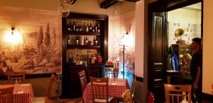 Zarand, restaurant traditional romanesc la Piata Operei din Bucuresti