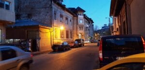 Biserica Precupetii Vechi, cu Trattoria Amore, Templul Soarelui si Moudys Kitchen in jur