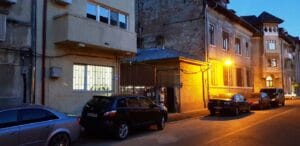 Biserica Precupetii Vechi, cu Trattoria Amore, Templul Soarelui si Moudys Kitchen in jur