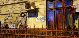 Biserica Precupetii Vechi, cu Trattoria Amore, Templul Soarelui si Moudys Kitchen in jur