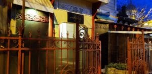 Biserica Precupetii Vechi, cu Trattoria Amore, Templul Soarelui si Moudys Kitchen in jur