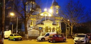 Biserica Precupetii Vechi, cu Trattoria Amore, Templul Soarelui si Moudys Kitchen in jur