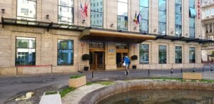 Calea Victoriei la teatrele Majestic si Constantin Tanase, cu hotelul Ramada Majestic