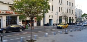 Calea Victoriei la teatrele Majestic si Constantin Tanase, cu hotelul Ramada Majestic