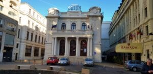 Calea Victoriei la teatrele Majestic si Constantin Tanase, cu hotelul Ramada Majestic