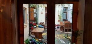 Curtea restaurantului italienesc Belli Siciliani din strada Matasari in Bucuresti