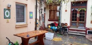 Curtea restaurantului italienesc Belli Siciliani din strada Matasari in Bucuresti