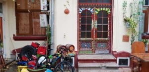 Curtea restaurantului italienesc Belli Siciliani din strada Matasari in Bucuresti