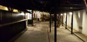 Gradina Moudys Kitchen, restaurant cu specific oriental - sirian, turcesc si armean