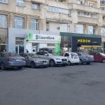 Piata Victoriei din Bucuresti, cu cafeneaua Meron