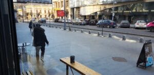 Piata Victoriei vazuta din Teds Coffee Co