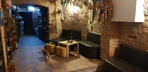Pivnita restaurantului italienesc Belli Siciliani din strada Matasari in Bucuresti
