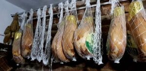 Pivnita restaurantului italienesc Belli Siciliani din strada Matasari in Bucuresti