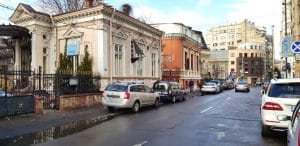 Strada Jean Louis Calderon, cu Trattoria Zucca si restaurantul Mesogios