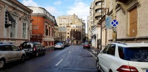 Strada Jean Louis Calderon, cu Trattoria Zucca si restaurantul Mesogios