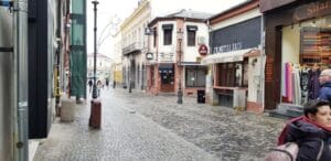 Strada Lipscani din Bucuresti, cu The Ace si alte restaurante