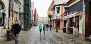 Strada Lipscani din Bucuresti, cu The Ace si alte restaurante