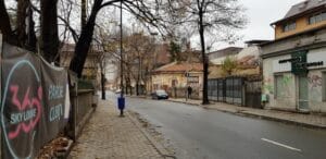 Strada Mihail Eminescu, la intersectia cu Viitorului, cu restaurantul Blue Margarita