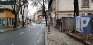 Strada Mihail Eminescu, la intersectia cu Viitorului, cu restaurantul Blue Margarita