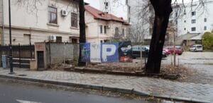 Strada Mihail Eminescu, la intersectia cu Viitorului, cu restaurantul Blue Margarita