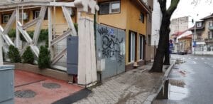 Strada Mihail Eminescu, la intersectia cu Viitorului, cu restaurantul Blue Margarita