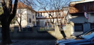 Strada Sandu Aldea, cu restaurantul libanez Coin Vert