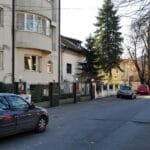 Strada Sandu Aldea, cu restaurantul libanez Coin Vert