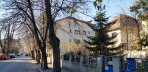 Strada Sandu Aldea, cu restaurantul libanez Coin Vert
