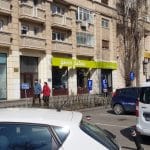 Strada Sevastopol la Piata Victoriei, cu restaurantul grecesc KOS