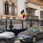 Strada Sevastopol la Piata Victoriei, cu restaurantul grecesc KOS