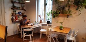 Therapy Bistro, cafenea boema la Moxa in Bucuresti