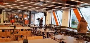 AV8, restauramt cu bucatarie internationala in ansamblul Aviatorilor 8 in Piata Victoriei