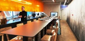 AV8, restauramt cu bucatarie internationala in ansamblul Aviatorilor 8 in Piata Victoriei