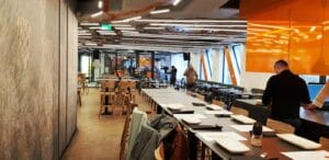 AV8, restauramt cu bucatarie internationala in ansamblul Aviatorilor 8 in Piata Victoriei