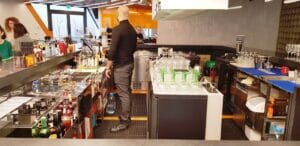 AV8, restauramt cu bucatarie internationala in ansamblul Aviatorilor 8 in Piata Victoriei