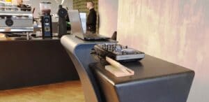 AV8, restauramt cu bucatarie internationala in ansamblul Aviatorilor 8 in Piata Victoriei