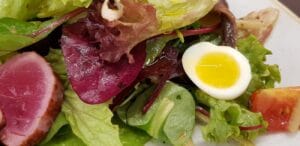 Robert`s Nicoise la restaurantul AV8 din Piata Victoriei