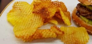 Koreean Kimchi Burger la restaurantul AV8 din Piata Victoriei